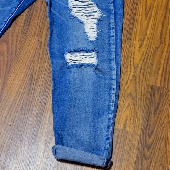 High Rise Mom Jeans Size 9/29 Distressed Blue Denim Re-wash A19 - Picture 7 of 9